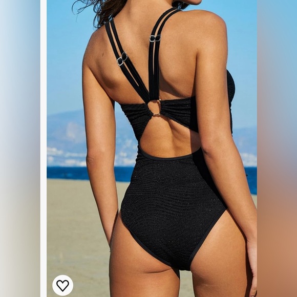 Black Scoop Neck V-Wire One-Piece - Picture 2 of 4